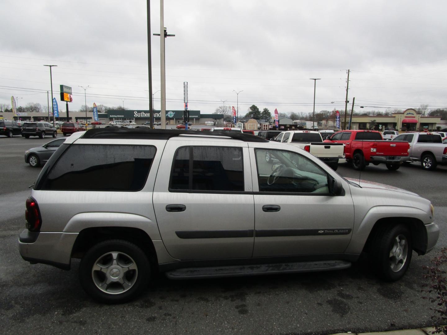 2004 SILVER Chevrolet TrailBlazer (1GNES16PX46) , located at 1814 Albert Pike Road, Hot Springs, AR, 71913, (501) 623-1717, 34.494228, -93.094070 - Photo#7